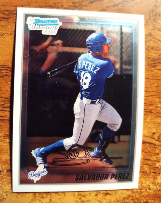 2010 BOWMAN CHROME #BCP124 SALVADOR PEREZ "ROOKIE CARD" ROYALS-DODGERS