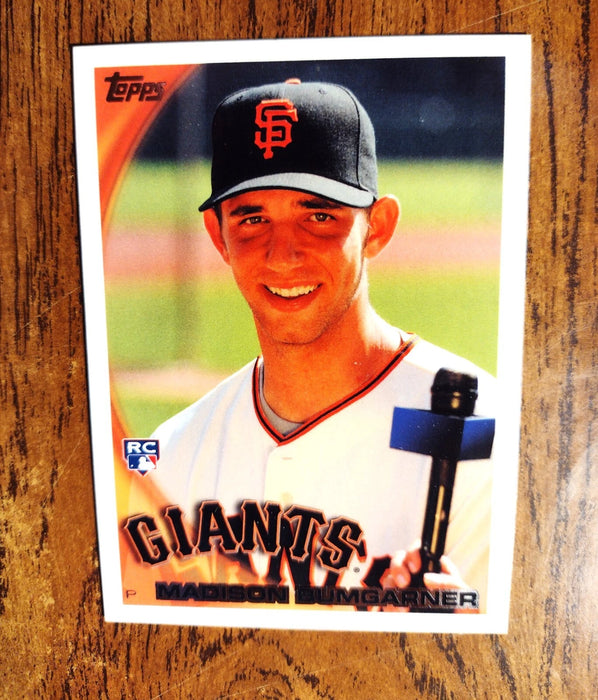 (2) 2010 TOPPS UPDATE #105 "VINTAGE THROWBACK" + REG "RC CARD" MADISON BUMGARNER